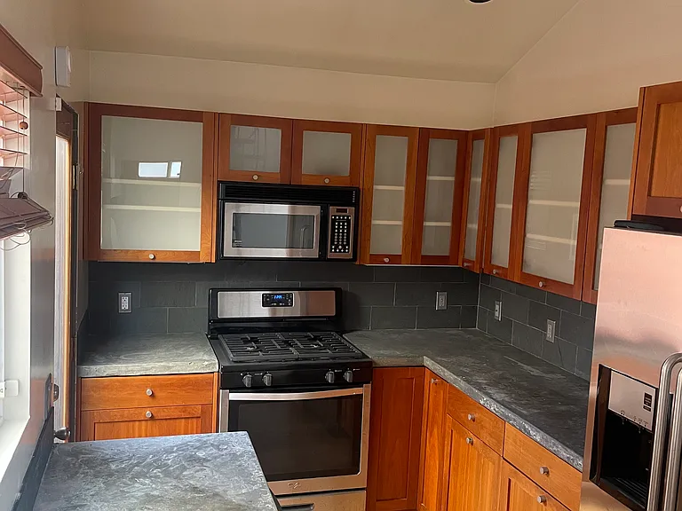 427 Grand Blvd — Photo 23