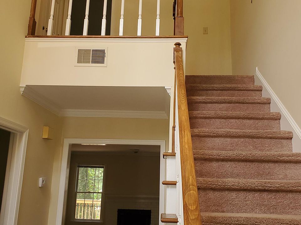 1st image of 547 Salem Woods Dr SE