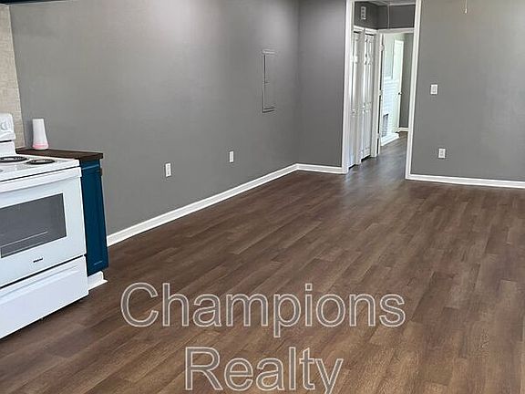 2nd image of 2603 Garden Dr #A