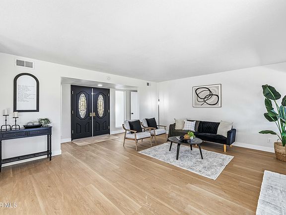 4th image of 556 Callet St