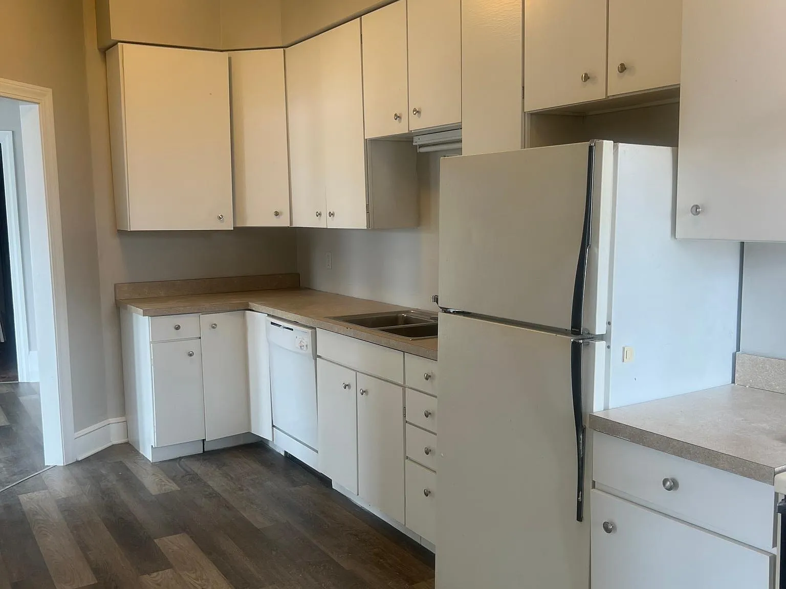 3 bed, 1.5 bath, 1600 sqft, $900 — Photo 1