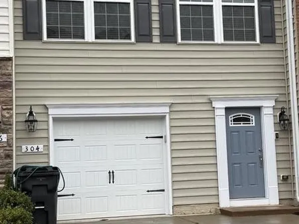 304 Tree Line Dr, Fredericksburg, VA 22405