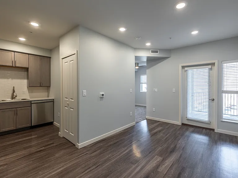 The Irving Apartments — Photo 26
