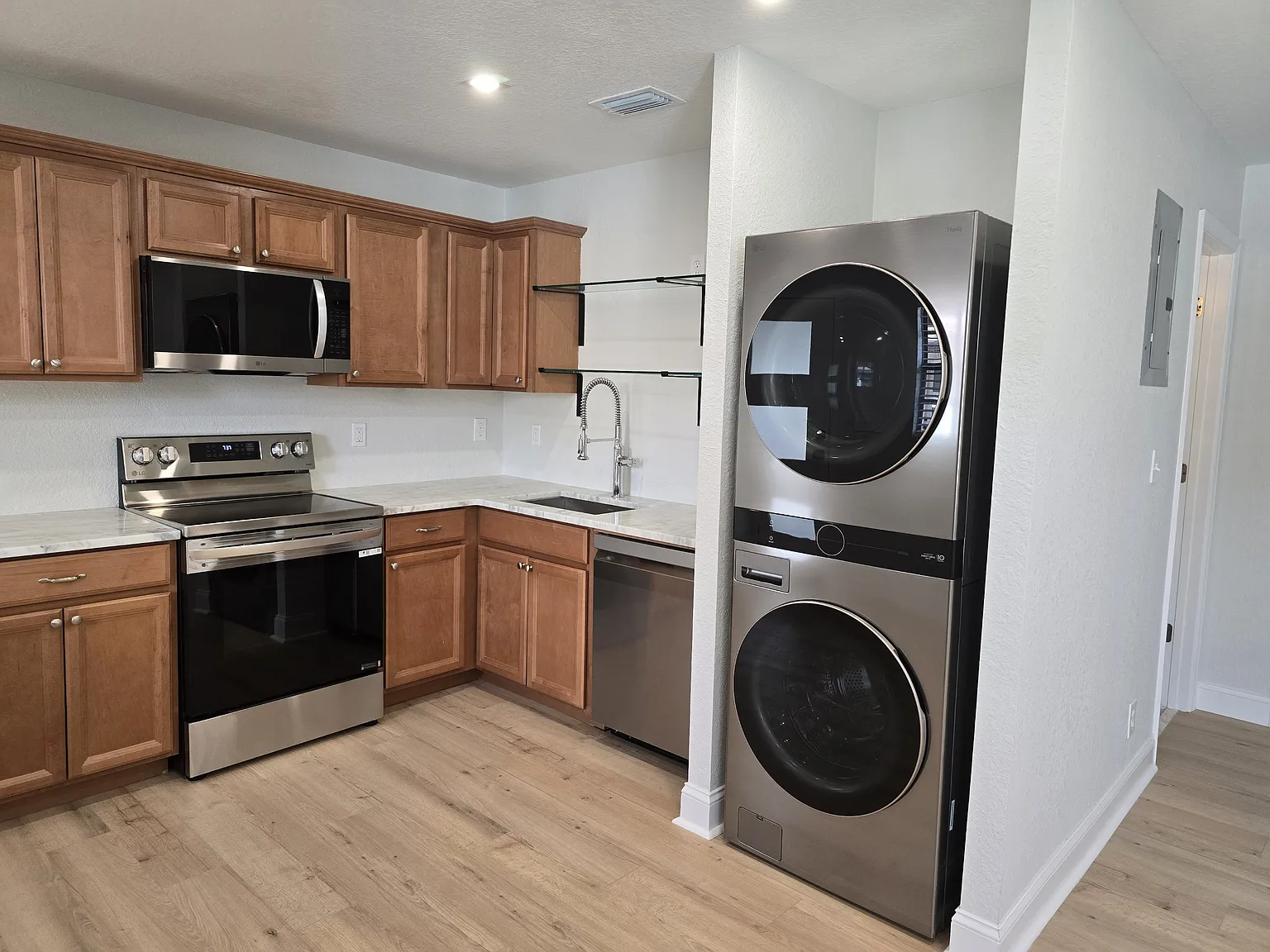 1706 N Tampania Ave - D — Photo 4