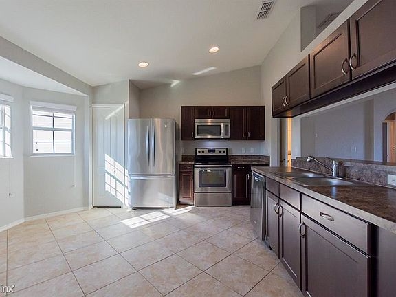 4th image of 512R Majestic Gardens Blvd