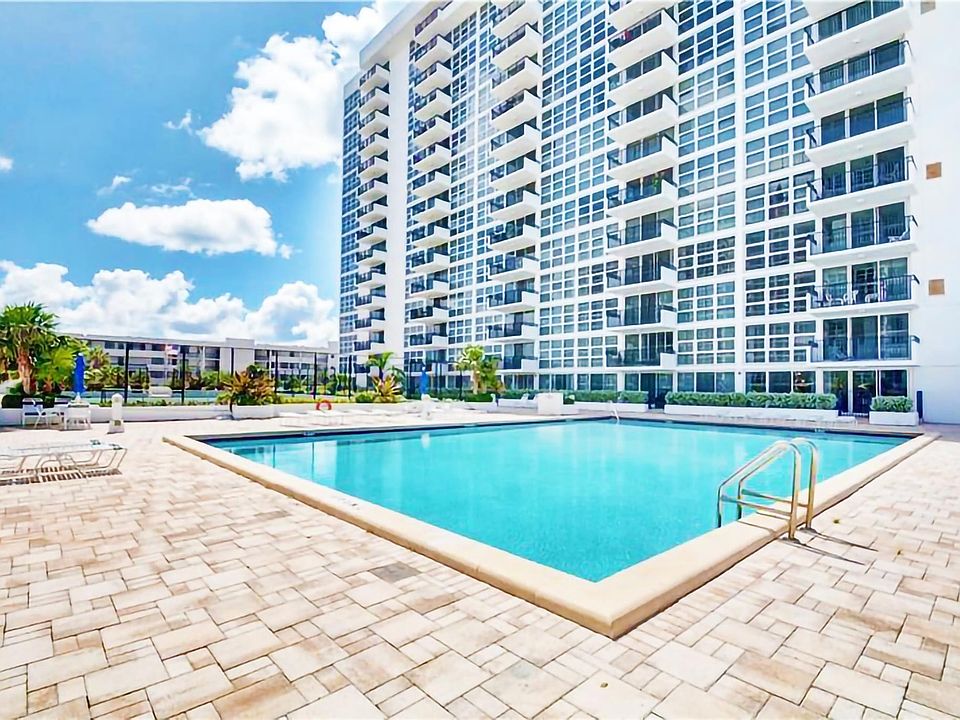 1st image of 525 N Ocean Boulevard #1724