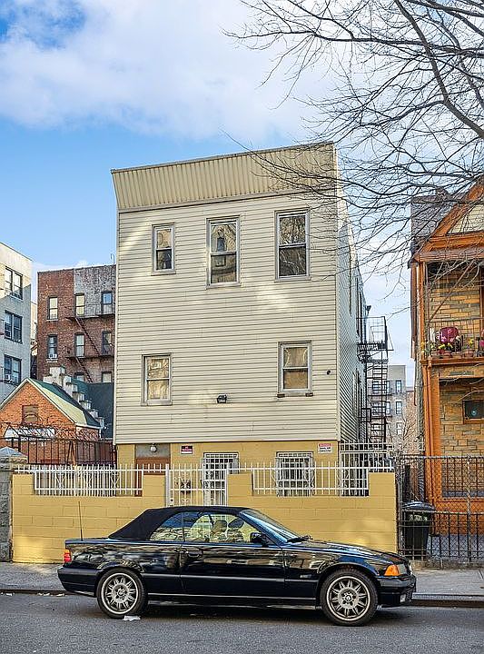 1st image of 562 W 171st St