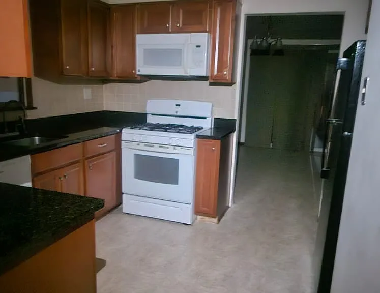 22 Riverside Dr #2 — Photo 12