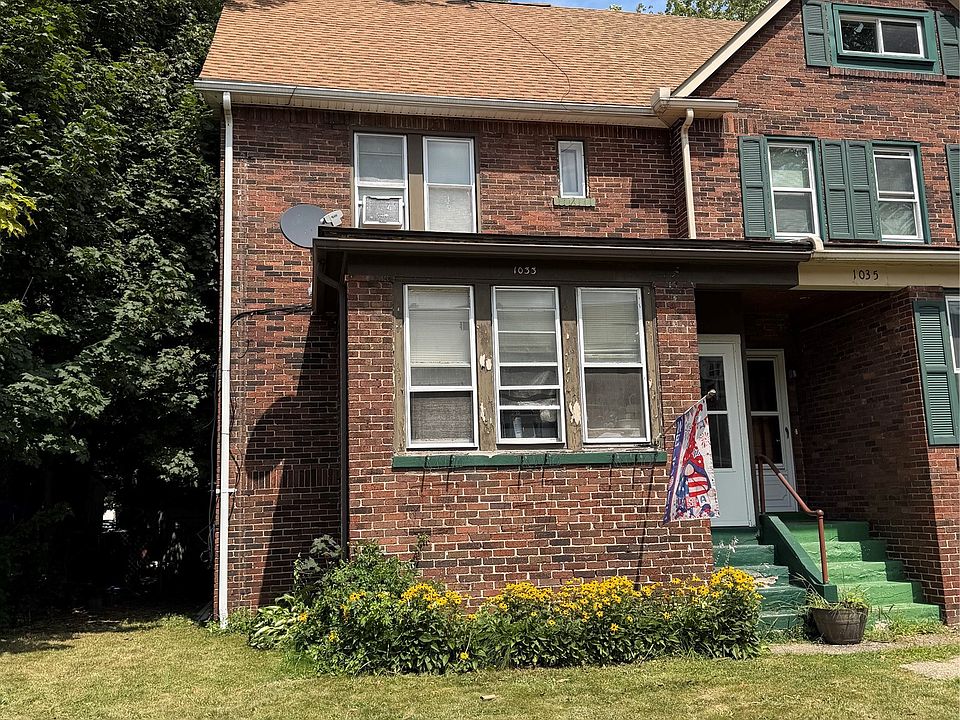 1st image of 1033 Priestley Ave