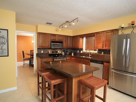 2nd image of 2118 Broad Water Dr