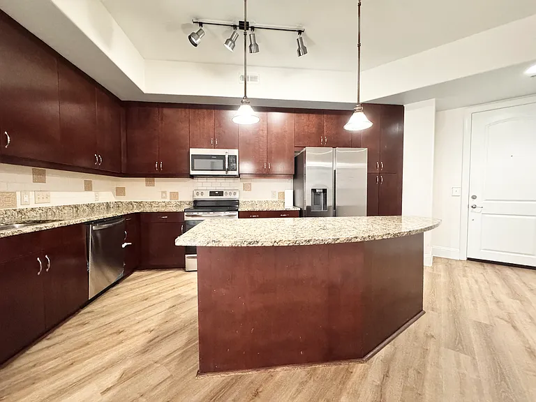 4620 Piedmont Row Dr #304 — Photo 3