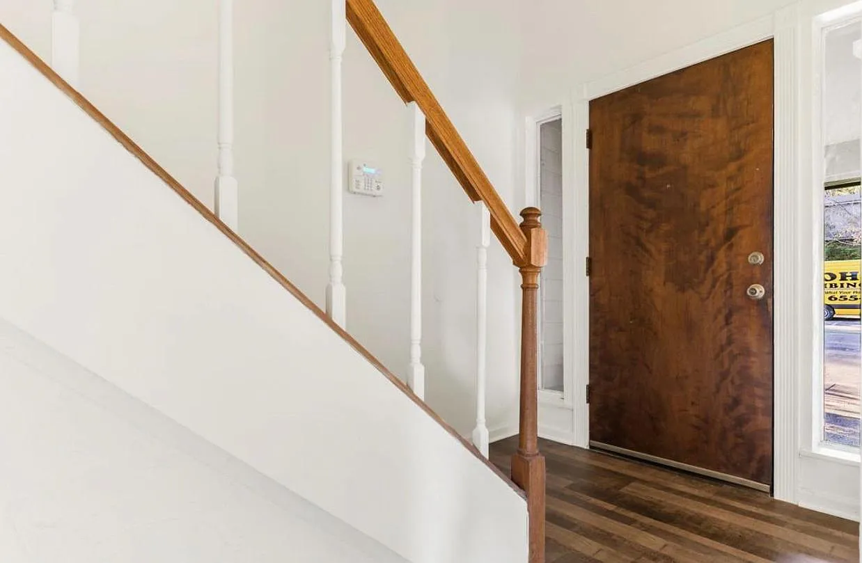 2421 Dove Pl — Photo 3
