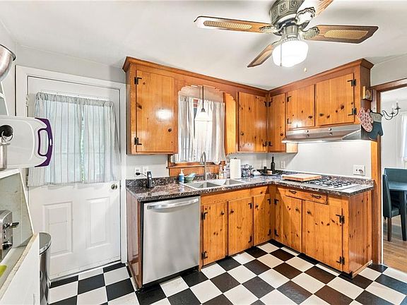 5th image of 181 Brookside Dr