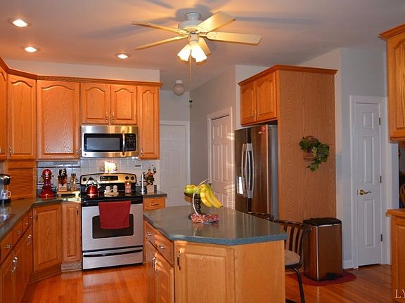 3rd image of 1569 Cuddington Ln