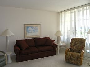 4th image of 240 Seaview Ct Penthouse C