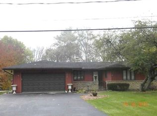 1932 Kingsway Dr S, Aurora, IL 60506