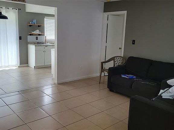 3rd image of 9274 Larette Dr
