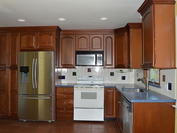 2nd image of 59 Silver Ln