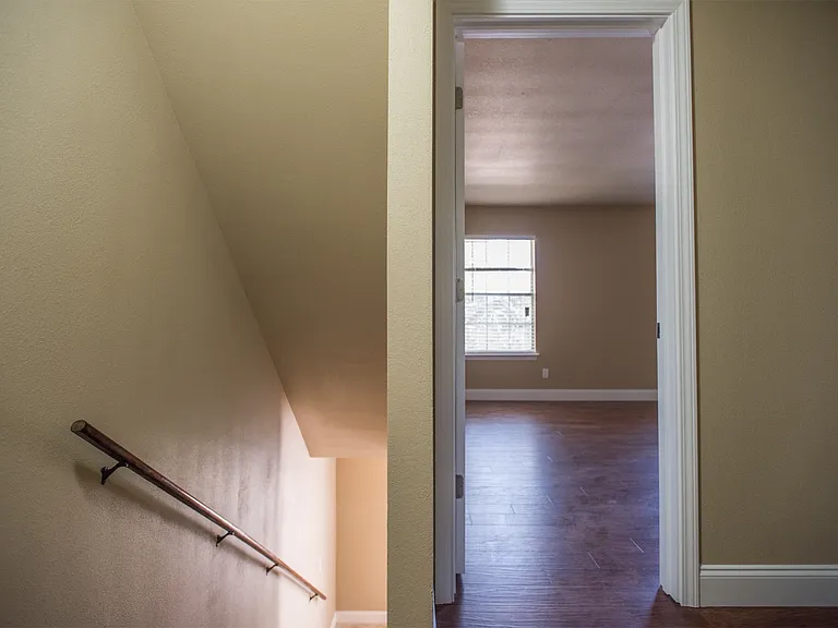 2096 E Honeysuckle Ln — Photo 7