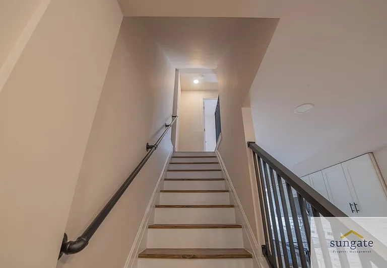 1911 Eastern Ave — Photo 16