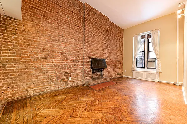 Rented by REAL New York | media 10