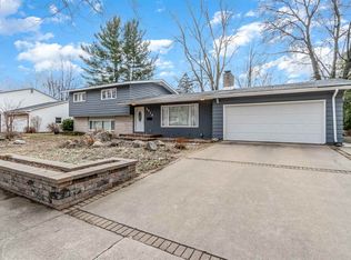 2814 Canterbury Dr, Midland, MI 48642