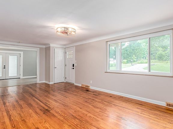 5th image of 8667 Susanview Ln