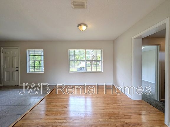 5th image of 7818 Caxton Cir W
