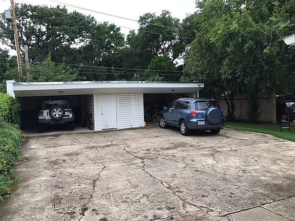 4th image of 2562 Boyd Ave
