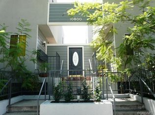 10800 Peach Grove St APT 11, North Hollywood, CA 91601