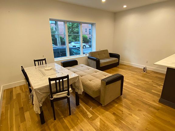 5th image of 1847 E 13th St #1