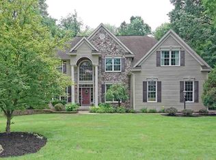 88 Avenue Of The Oaks, Clifton Park, NY 12065
