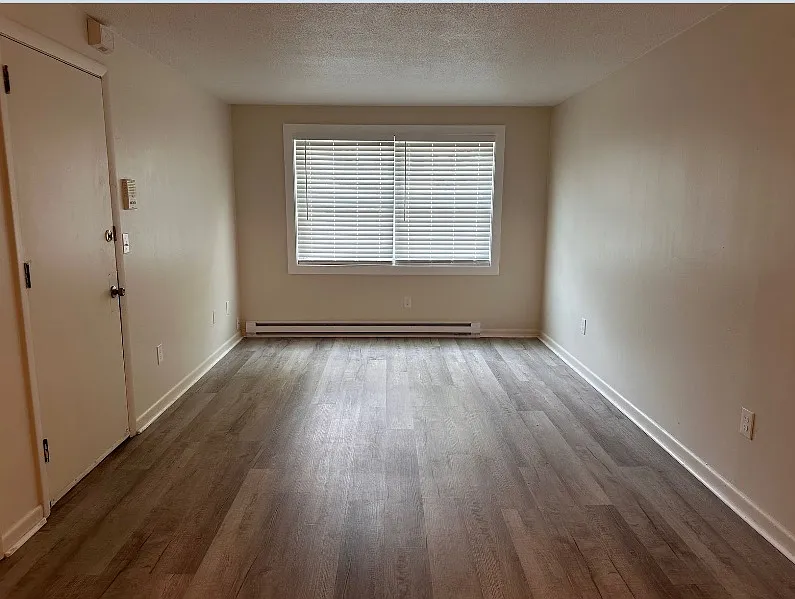 2 bed, $1,795 — Photo 3