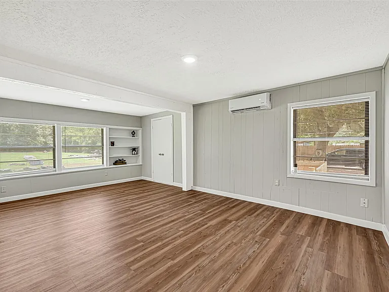 4568 Dunnam Rd #B — Photo 9