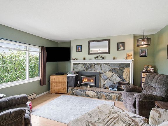 2nd image of 961 Trunk Rd #7