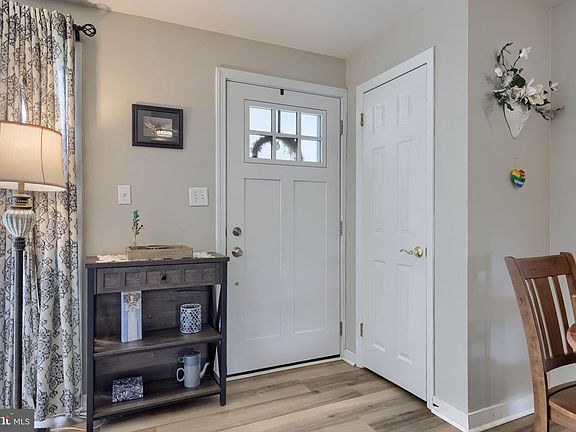 5th image of 2472 Cambridge Rd