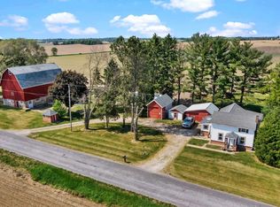 W8940 Chapel Rd, Beaver Dam, WI 53916