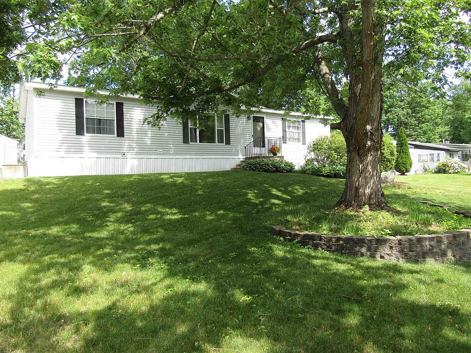 1st image of 21 Eric Avenue