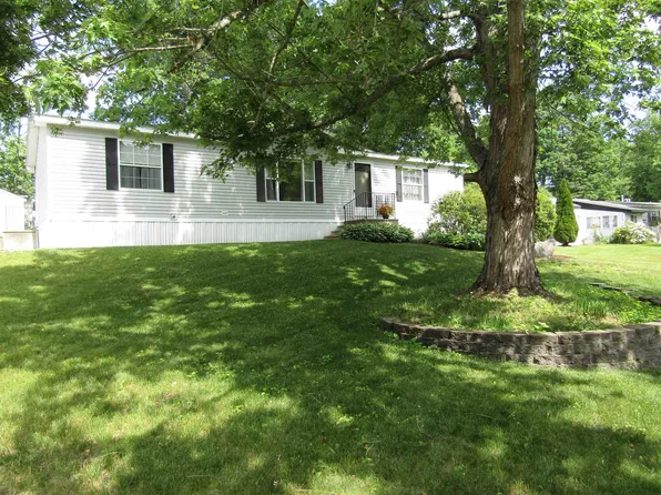 21 Eric Avenue, Nashua, NH 03062