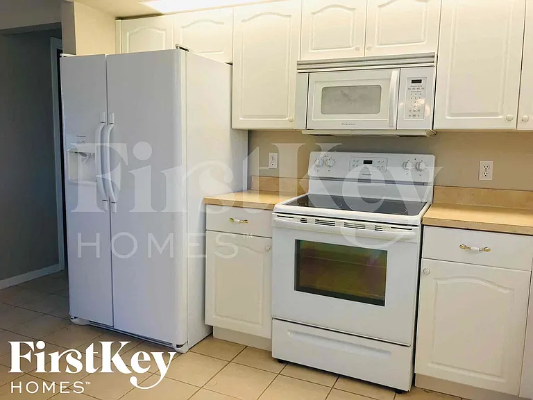 3807 25th St SW — Photo 6