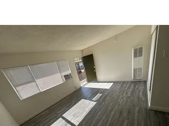 2nd image of 13737 Oxnard St #14