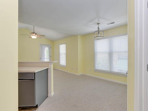 5th image of 314 Washington St APT D