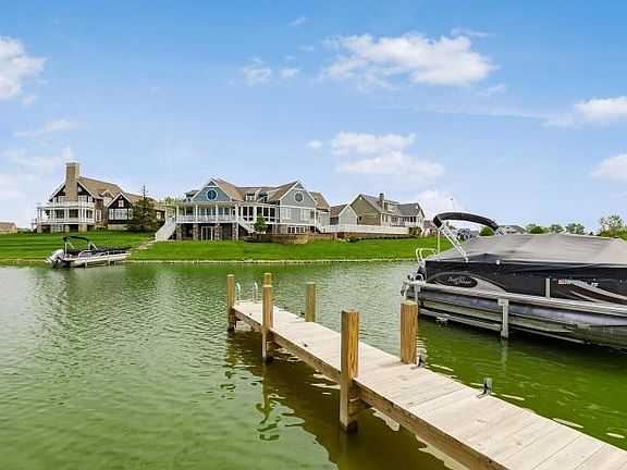 3rd image of 14875 Shoreline Dr W