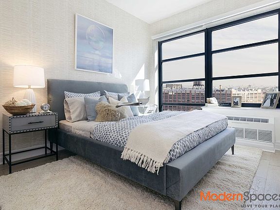 4th image of 13-33 Jackson Ave #4F