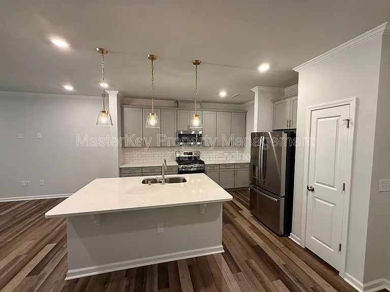 181 Millennium Dr — Photo 3