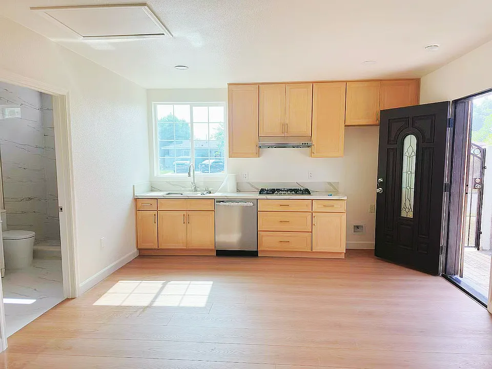 631 E Chester Rd