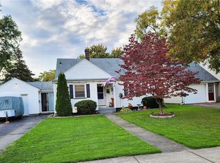 111 Newton Rd, Rochester, NY 14626