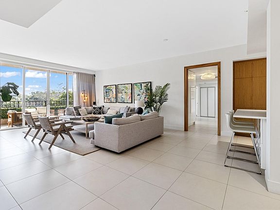 3rd image of 151 Crandon Blvd APT 202-204