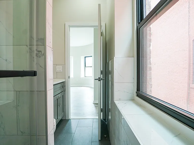 10 Blackwood St #432 — Photo 3
