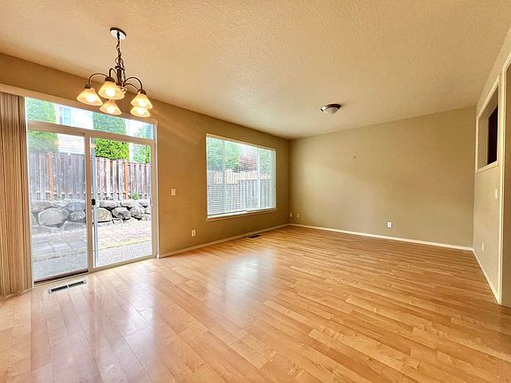 2nd image of 1048 SE Tamora Ave